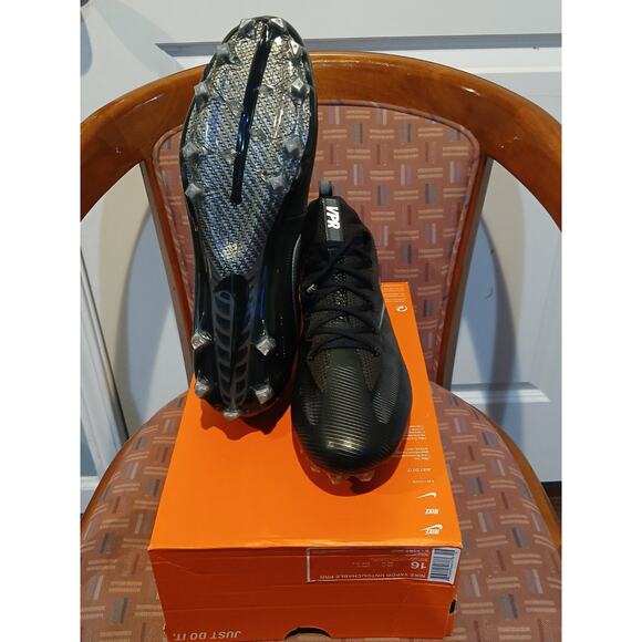 New Men's 16 Nike Vapor Untouchable Pro Black Metallic Gray Color Cleats - Picture 4 of 9